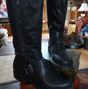 Kenneth Cole Boots